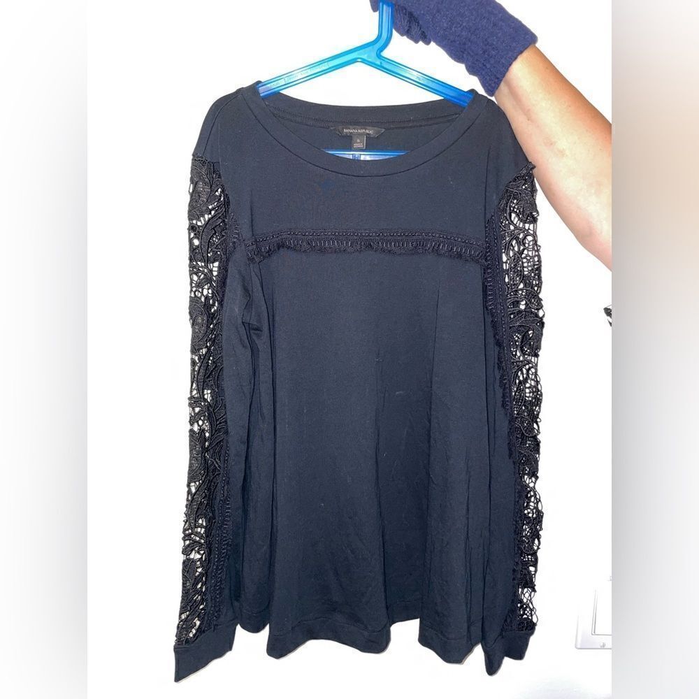 Banana Republic lace long sleeve blouse - Picture 2 of 5
